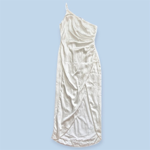 Elliatt Isabelle Dress in Ivory Elegant One-Shoulder Dress women’s size small - Picture 5 of 11